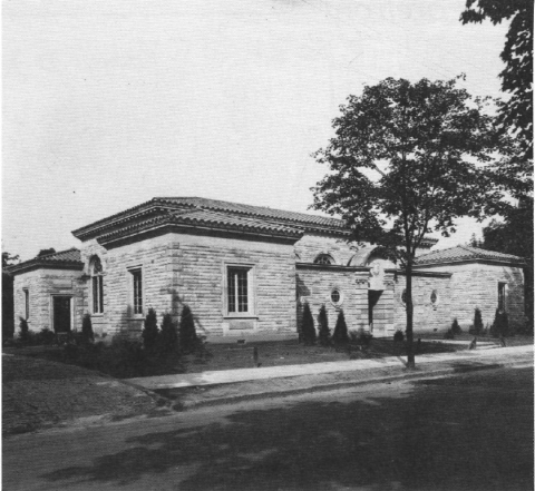 The exterior of the library on the corner of Thorn and Broad Streets in 1923